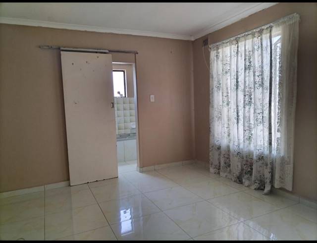 4 BEDROOM HOUSE FOR SALE IN KWANDENGEZI